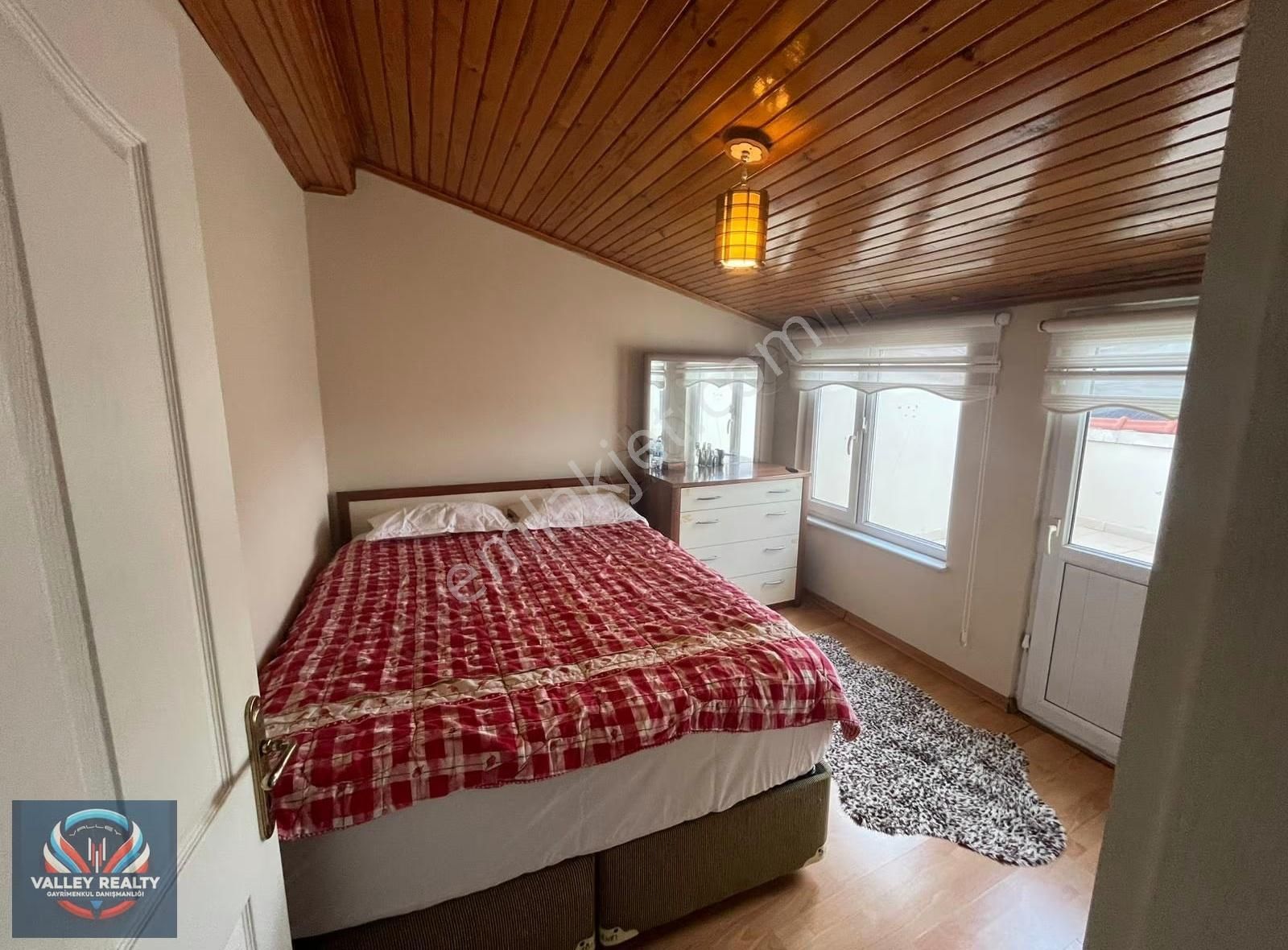 Valleyden Çobançeşmede 5+1 Dubleks Masrafsız Daire - Görsel 13