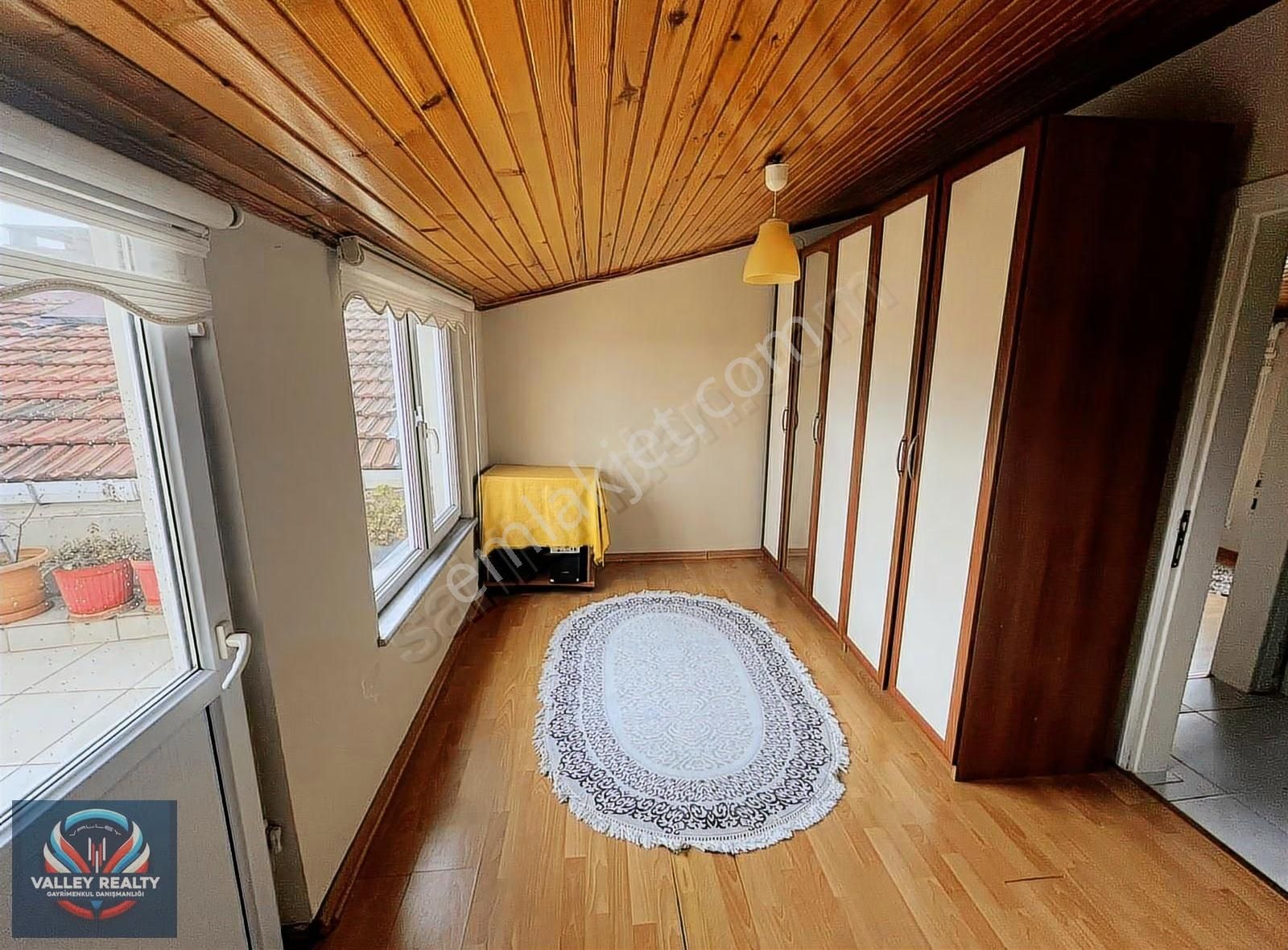 Valleyden Çobançeşmede 5+1 Dubleks Masrafsız Daire - Görsel 17