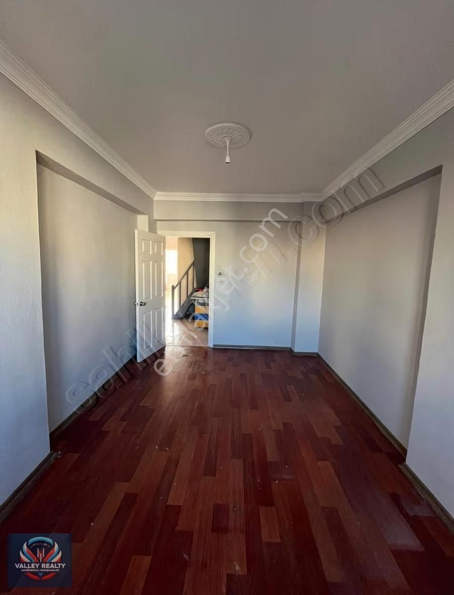 Valleyden Reşadiye Mah. Geniş Metrekareli Dubleks Satılık Daire - Görsel 12