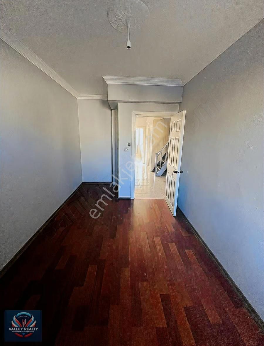 Valleyden Reşadiye Mah. Geniş Metrekareli Dubleks Satılık Daire - Görsel 11