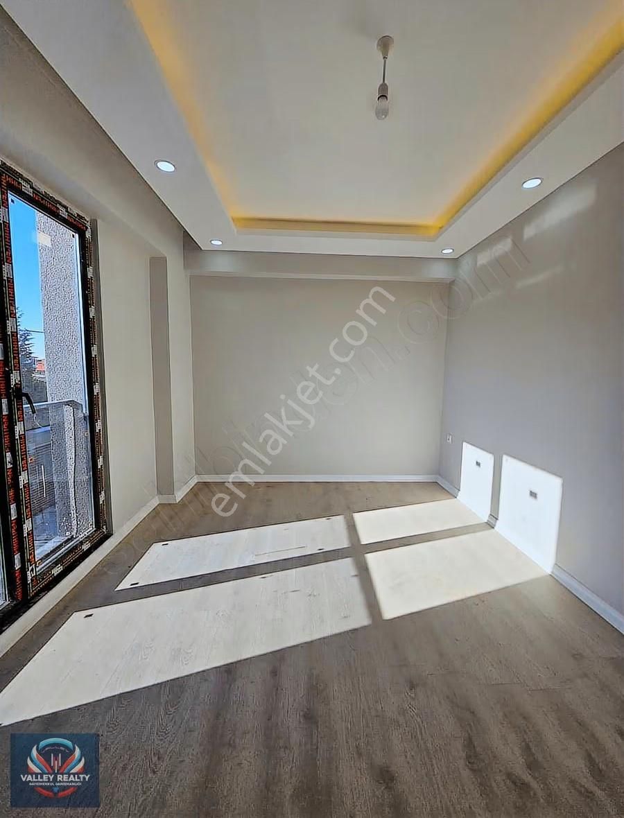 Valleyden Önerler Mah. 2+1 Geniş Balkonlu Otoparklı Daire !! - Görsel 19