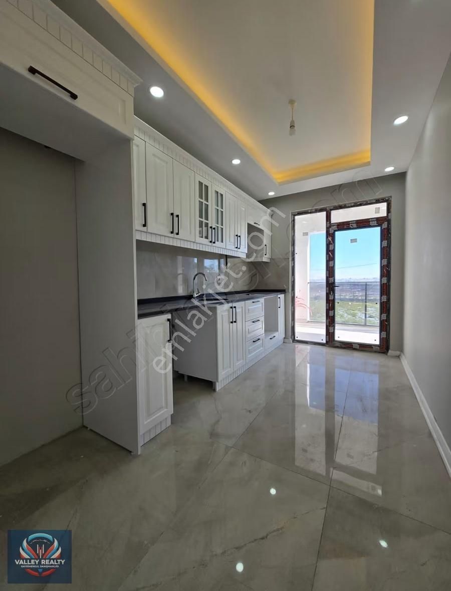 Valleyden Önerler Mah. 2+1 Geniş Balkonlu Otoparklı Daire !! - Görsel 20