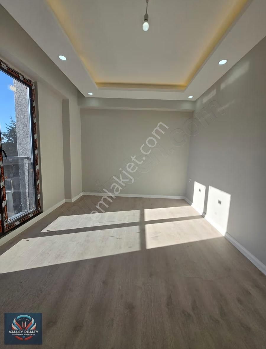 Valleyden Önerler Mah. 2+1 Geniş Balkonlu Otoparklı Daire !! - Görsel 16