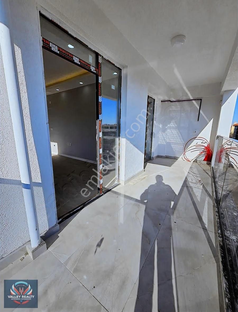 Valleyden Önerler Mah. 2+1 Geniş Balkonlu Otoparklı Daire !! - Görsel 22