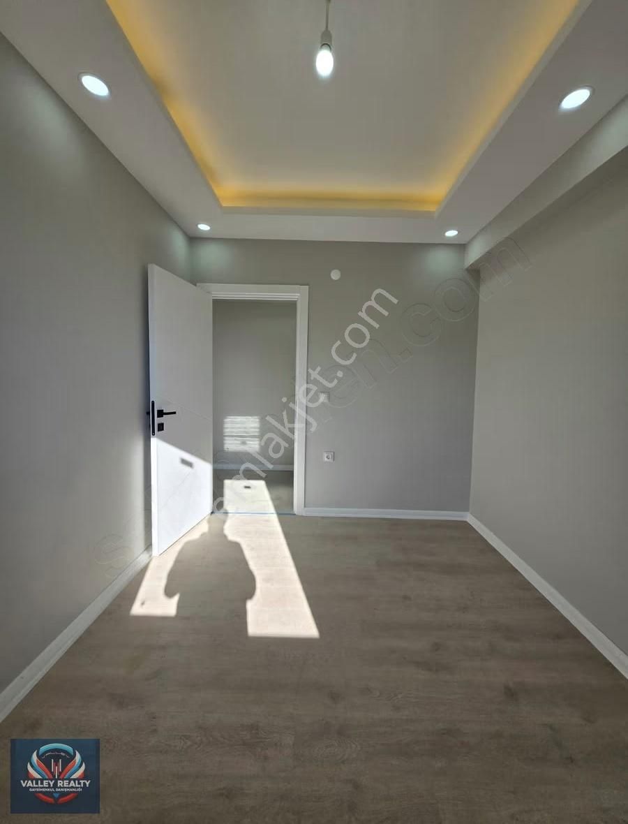 Valleyden Önerler Mah. 2+1 Geniş Balkonlu Otoparklı Daire !! - Görsel 9