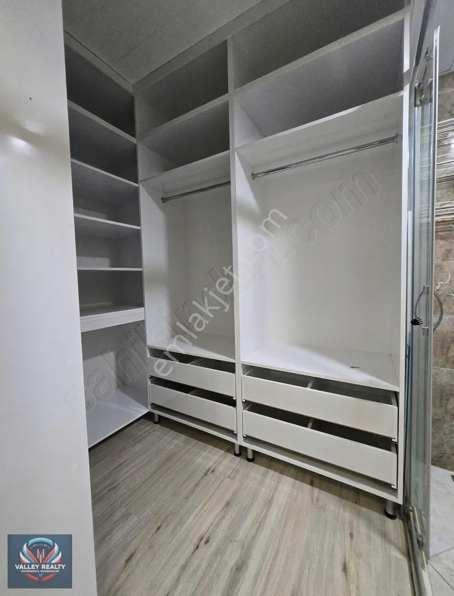 Valleyden Hürriyet Mah.ferah Ve Modern 3+1 Satılık Daire!! - Görsel 8