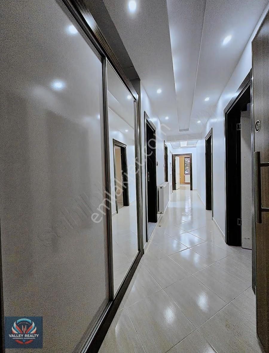 Valleyden Hürriyet Mah.ferah Ve Modern 3+1 Satılık Daire!! - Görsel 19