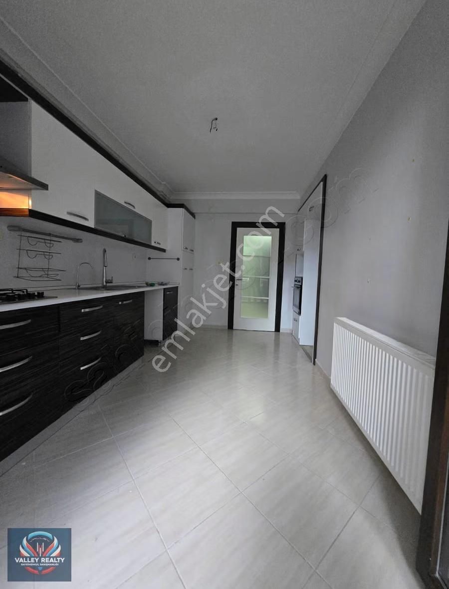 Valleyden Hürriyet Mah.ferah Ve Modern 3+1 Satılık Daire!! - Görsel 23