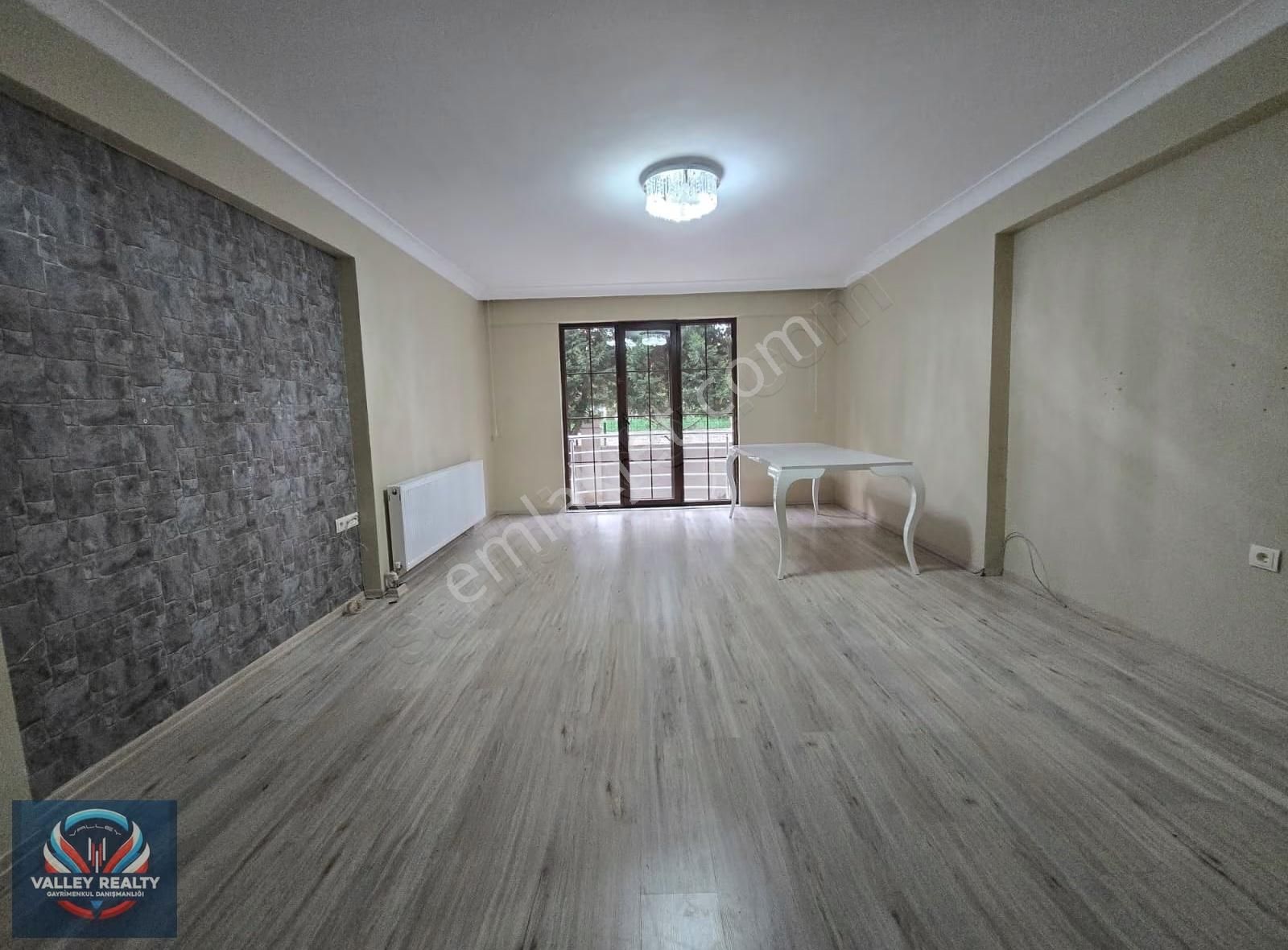 Valleyden Hürriyet Mah.ferah Ve Modern 3+1 Satılık Daire!! - Görsel 12