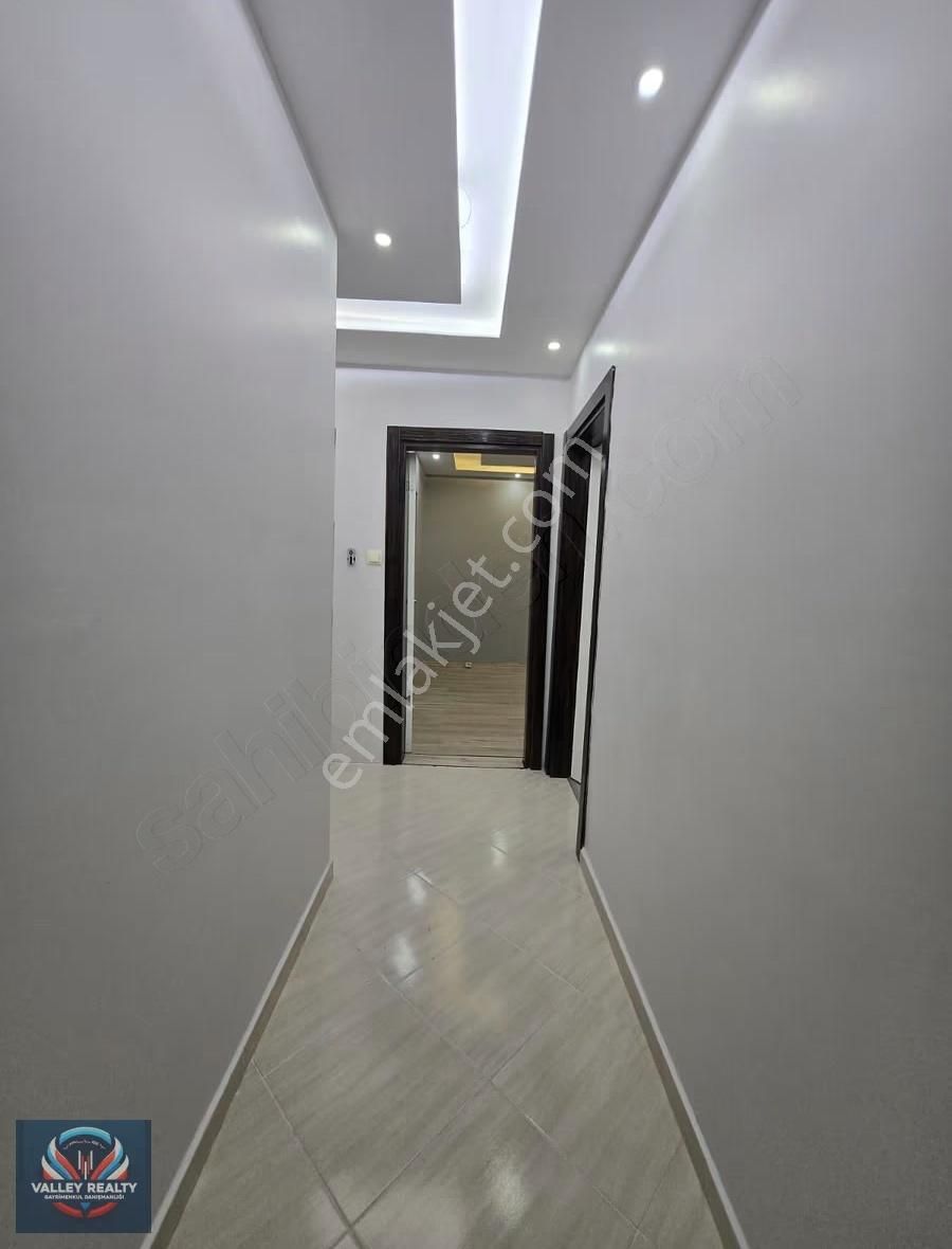 Valleyden Hürriyet Mah.ferah Ve Modern 3+1 Satılık Daire!! - Görsel 10