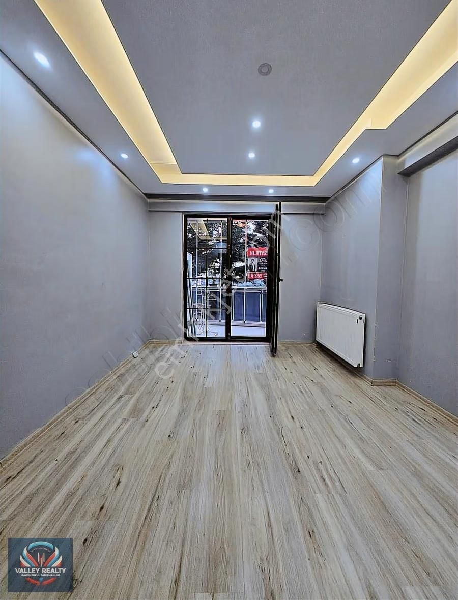 Valleyden Hürriyet Mah.ferah Ve Modern 3+1 Satılık Daire!! - Görsel 14