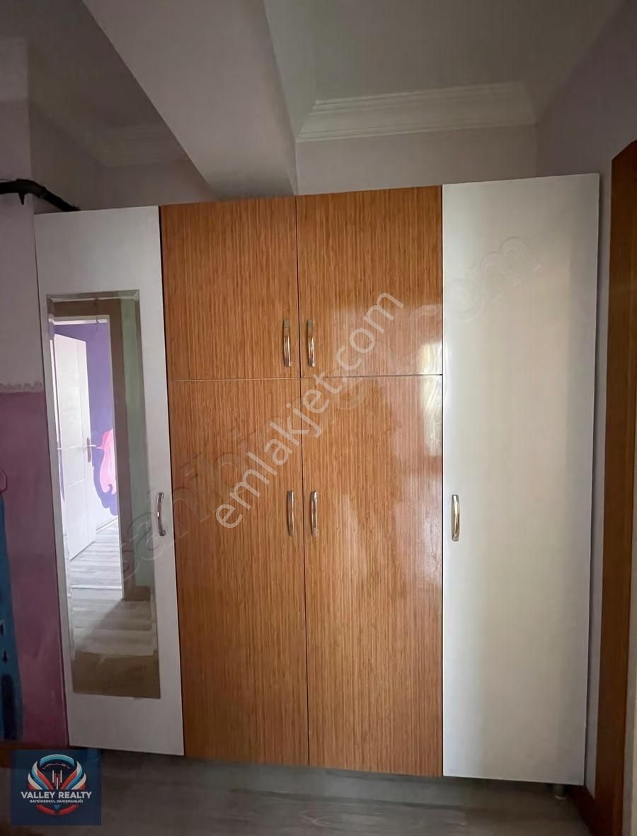 Valleyden Çobançeşme Mah. Kullanışlı, Ferah 2+1 Satılık Daire! - Görsel 6