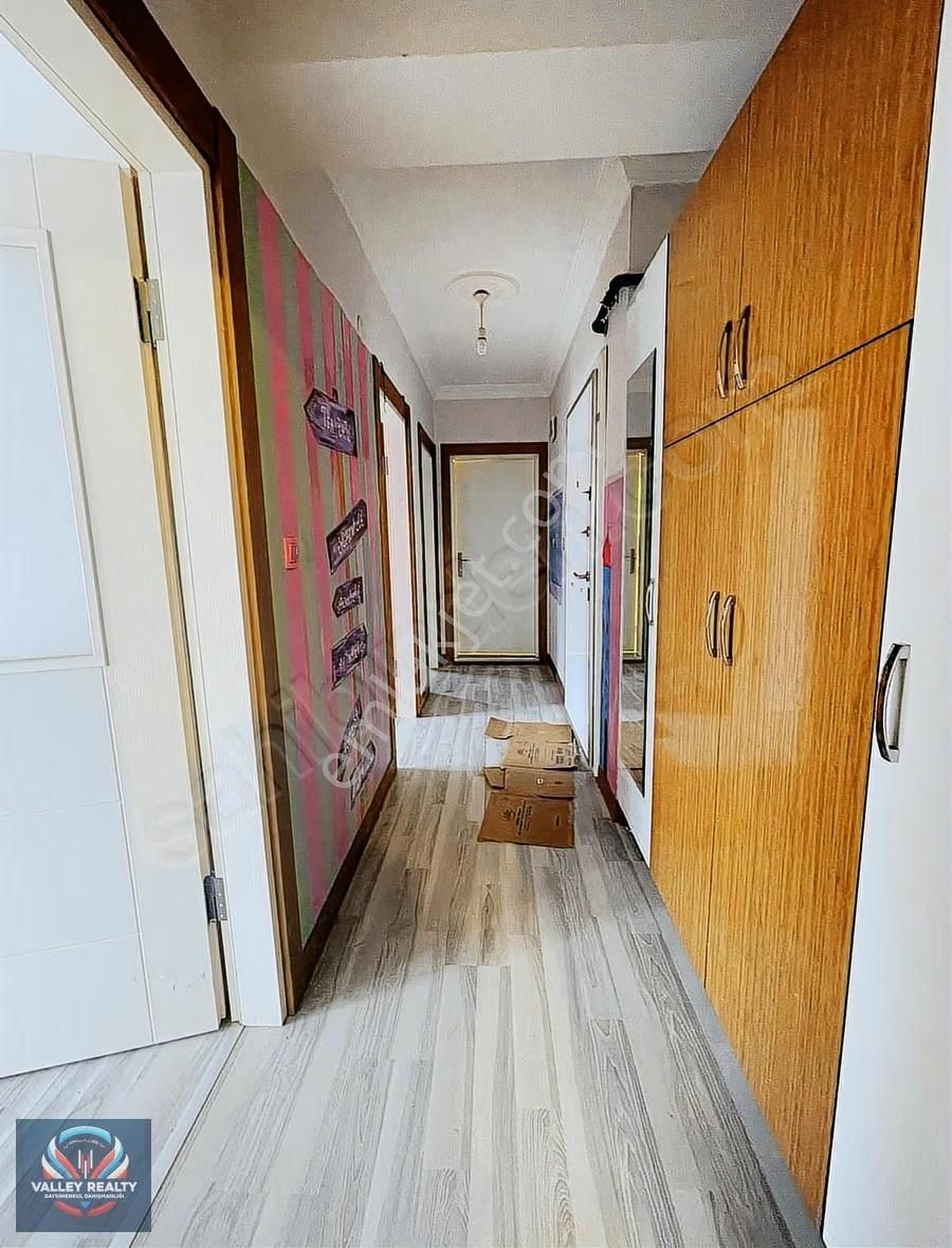 Valleyden Çobançeşme Mah. Kullanışlı, Ferah 2+1 Satılık Daire! - Görsel 9