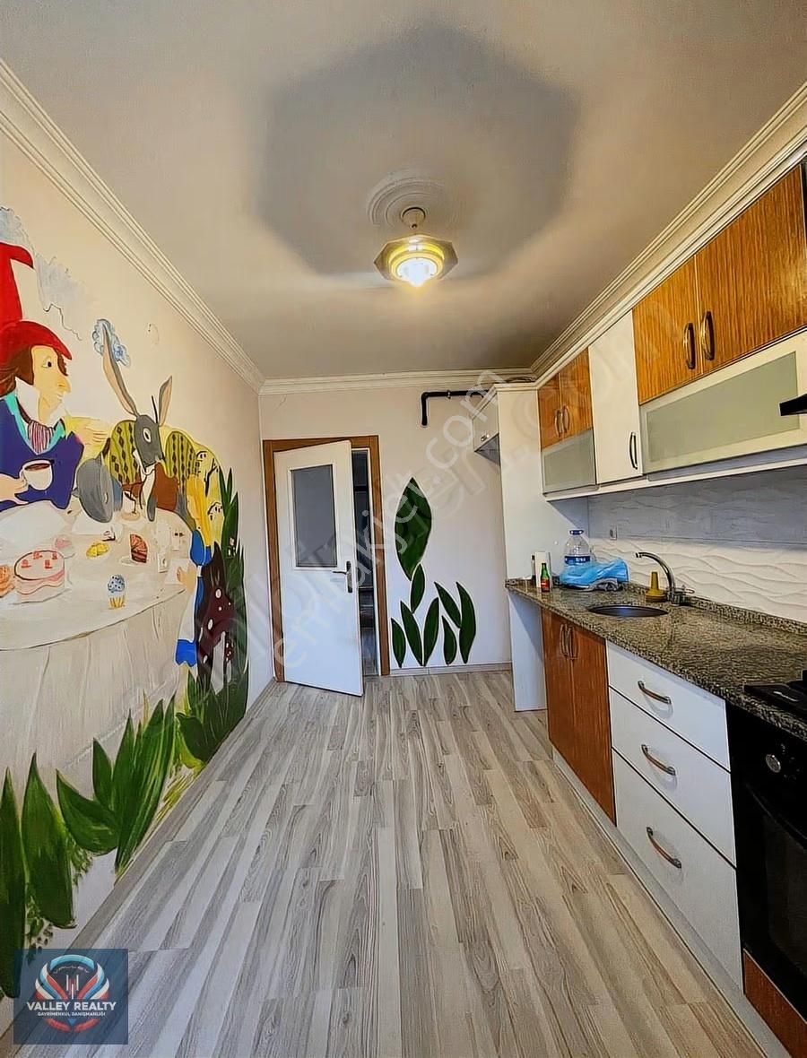 Valleyden Çobançeşme Mah. Kullanışlı, Ferah 2+1 Satılık Daire! - Görsel 13