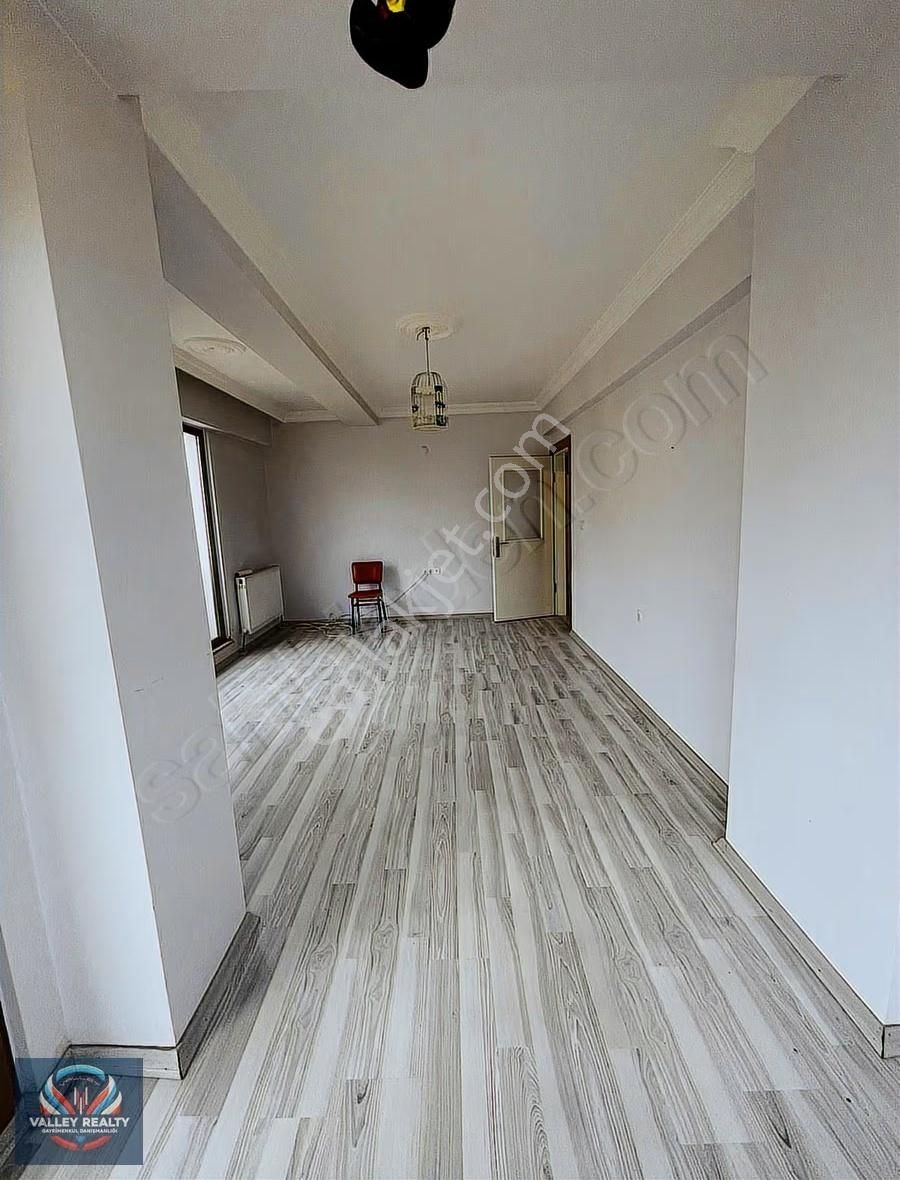 Valleyden Çobançeşme Mah. Kullanışlı, Ferah 2+1 Satılık Daire! - Görsel 4