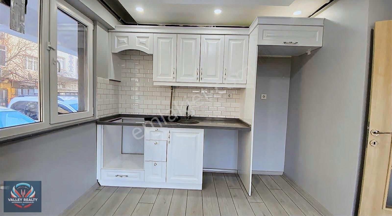 Valleyden Şeyhsinan Mah. Cemal Gürsel Bulvarında,sıfır,1+1 - Görsel 14