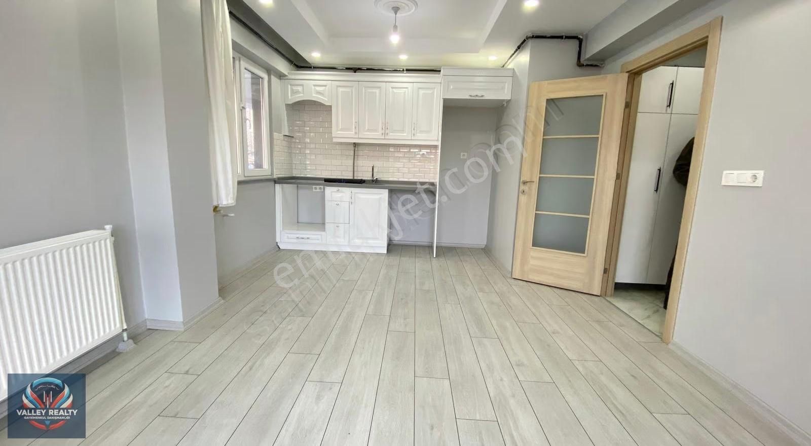 Valleyden Şeyhsinan Mah. Cemal Gürsel Bulvarında,sıfır,1+1