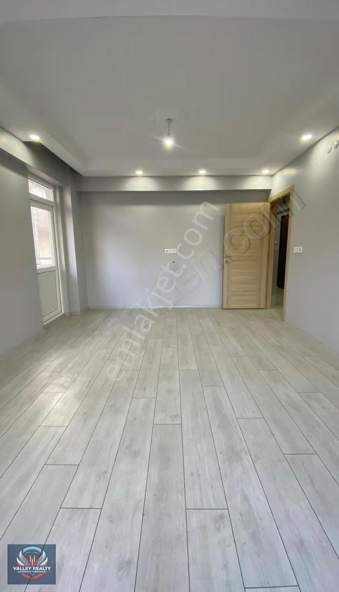 Valleyden Şeyhsinan Mah.cemal Gürsel Bulvarında 2+1,sıfır Daire - Görsel 2