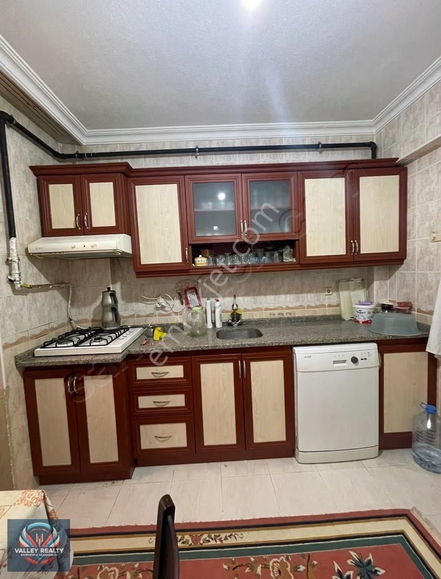 Valleyden Muhittin Mahallesinde 2+1 100 M² Satılık Daire !! - Görsel 6