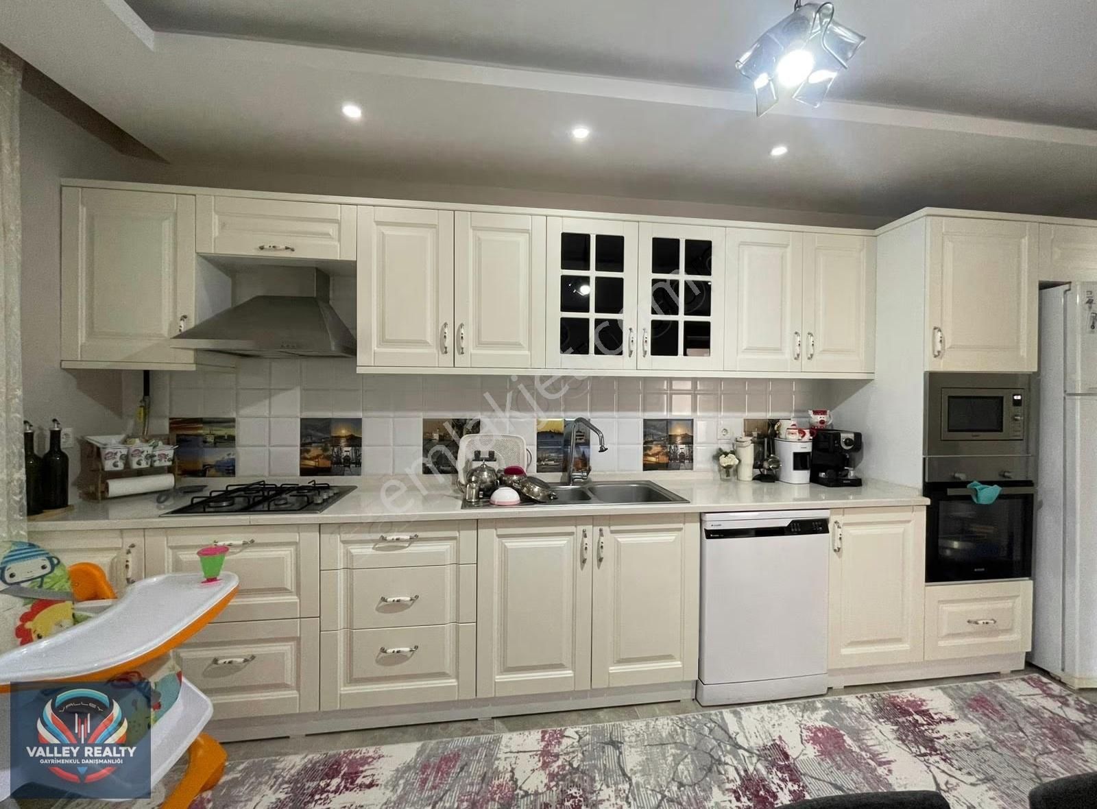 Valleyden Hürriyet Mah. Geniş Ve Konforlu 3+1 Satılık Daire! - Görsel 21