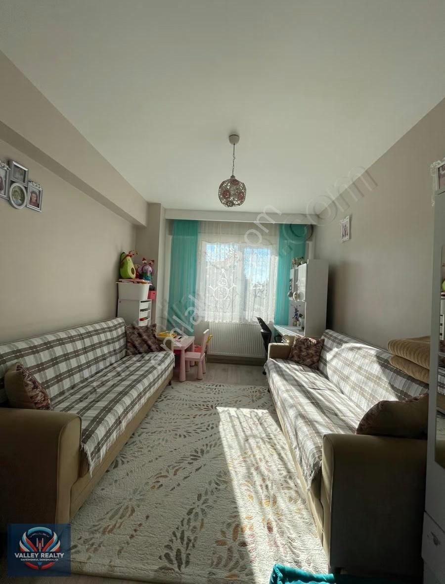 Valleyden Hürriyet Mah. Geniş Ve Konforlu 3+1 Satılık Daire! - Görsel 8