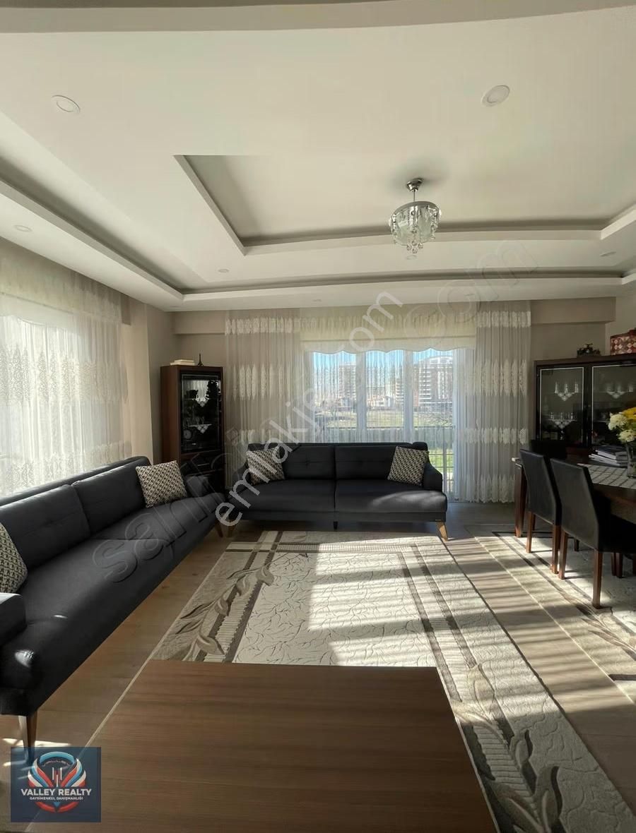 Valleyden Hürriyet Mah. Geniş Ve Konforlu 3+1 Satılık Daire! - Görsel 23