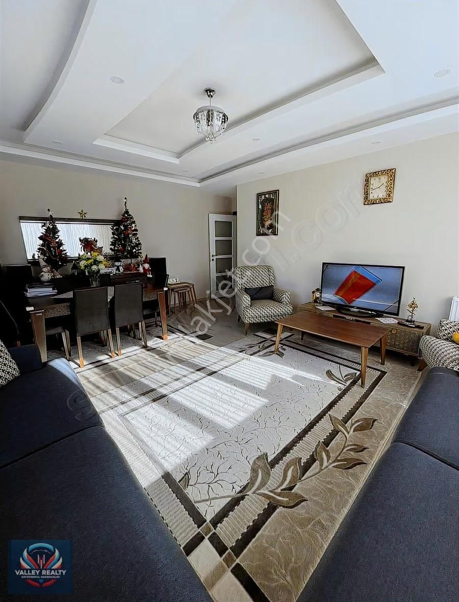 Valleyden Hürriyet Mah. Geniş Ve Konforlu 3+1 Satılık Daire! - Görsel 15