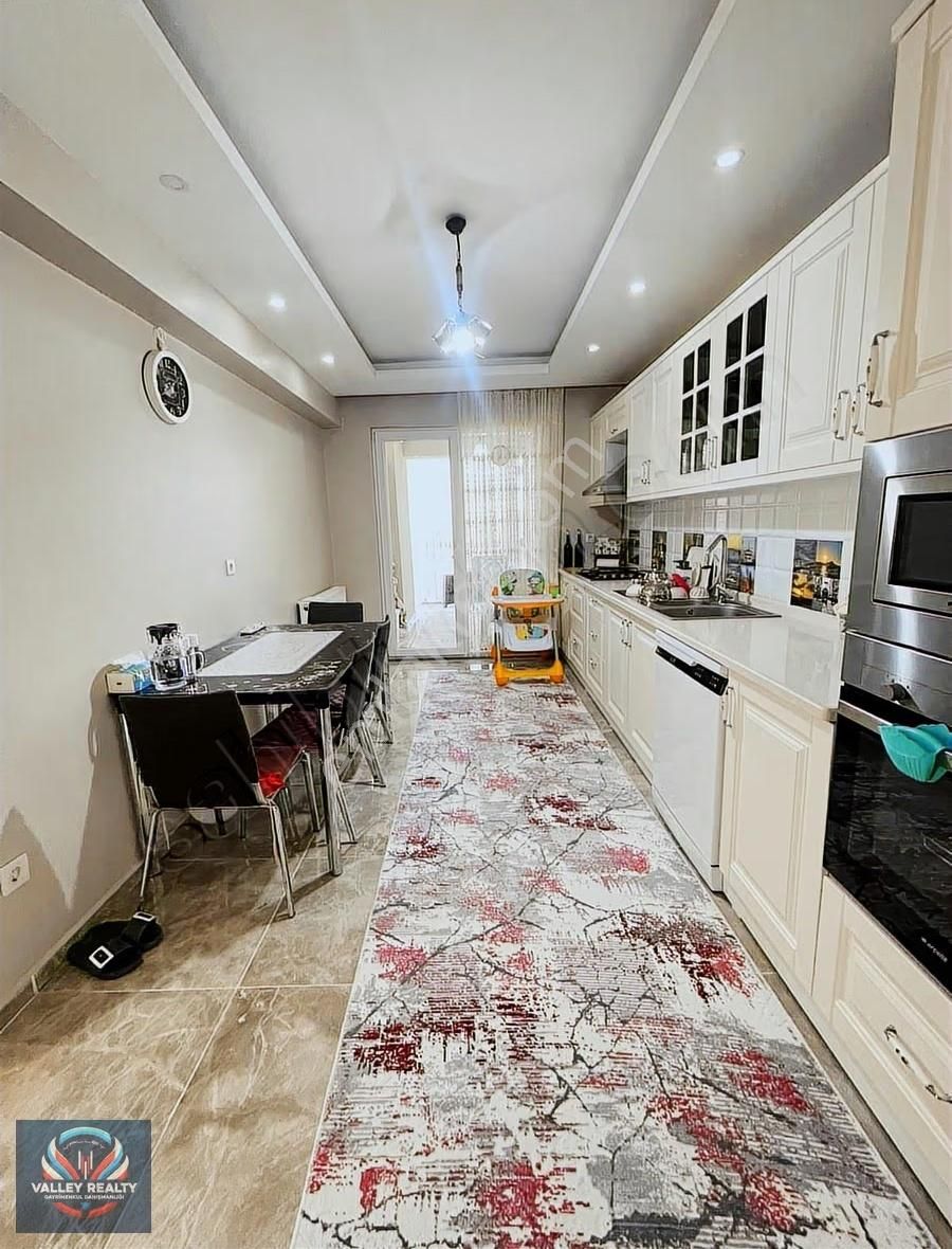 Valleyden Hürriyet Mah. Geniş Ve Konforlu 3+1 Satılık Daire! - Görsel 4