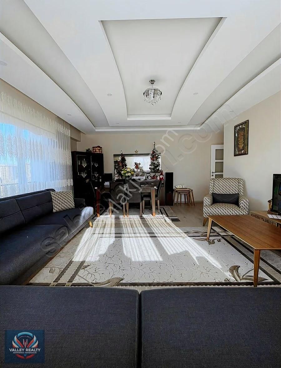 Valleyden Hürriyet Mah. Geniş Ve Konforlu 3+1 Satılık Daire! - Görsel 10