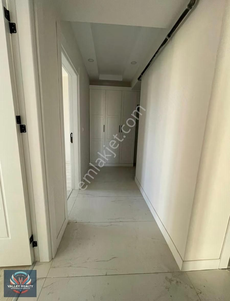 Valleyden Hatip Mahallesinde Site İçinde Kat Seçenekli Daire !! - Görsel 14