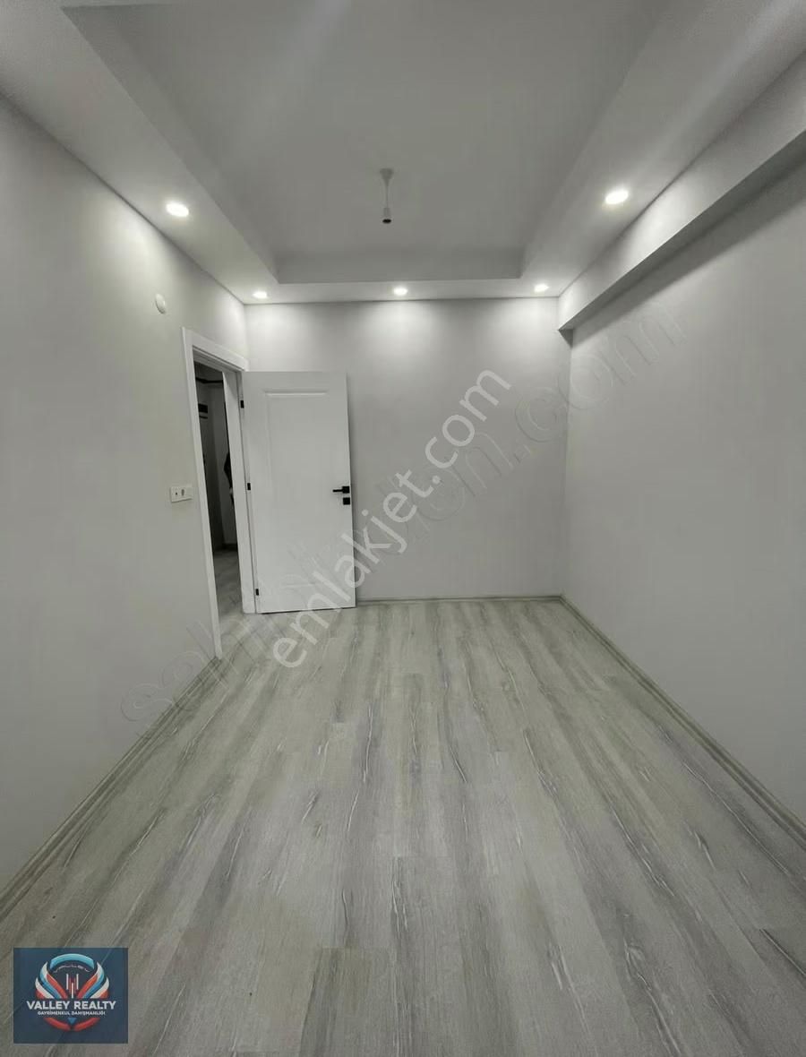 Valleyden Kat Seçenekli Site İçi Satılık Daireler !!