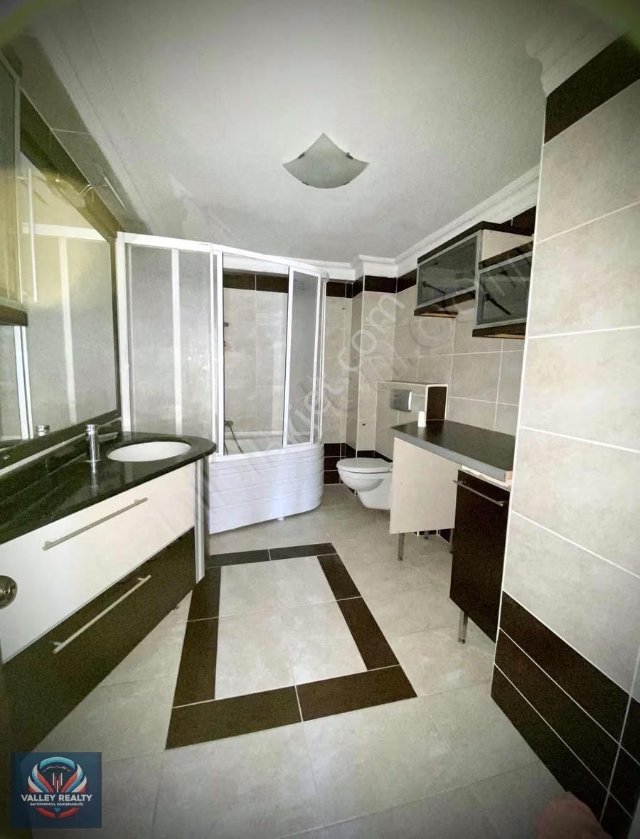 Valleyden Muhittin Mahallesinde 2+1 Masrafsız Daire - Görsel 2