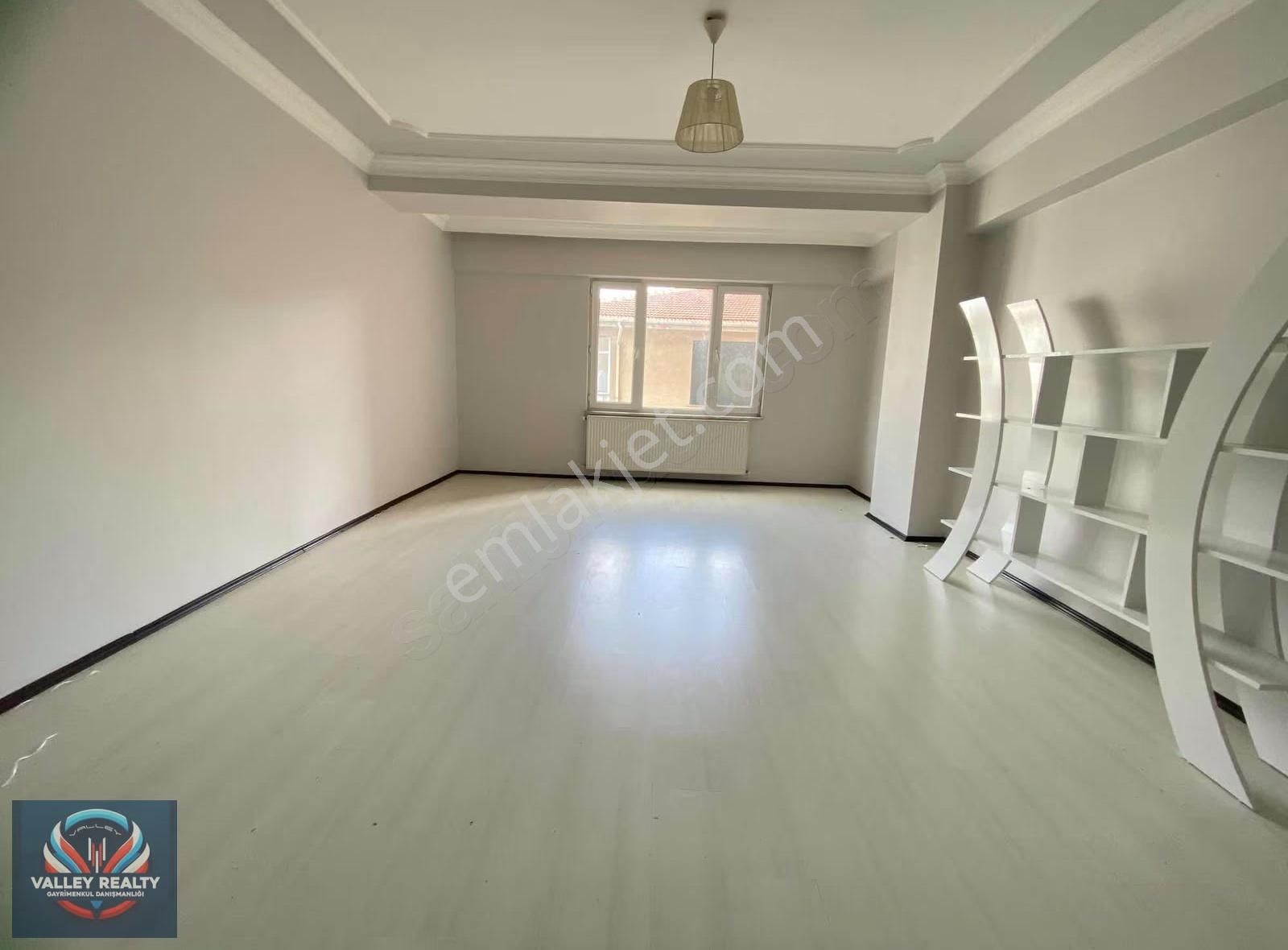 Valleyden Muhittin Mahallesinde 2+1 Masrafsız Daire - Görsel 17