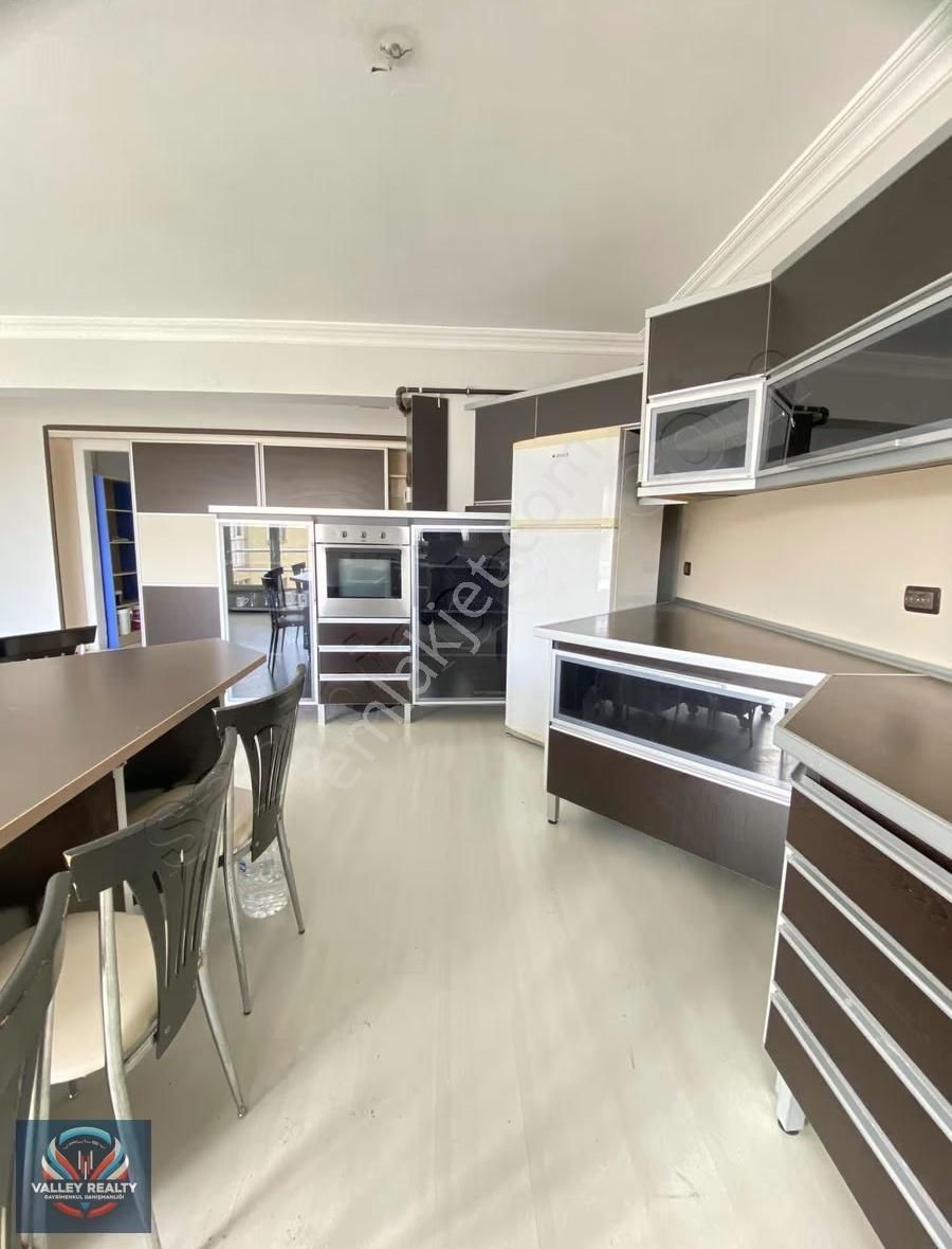 Valleyden Muhittin Mahallesinde 2+1 Masrafsız Daire - Görsel 6