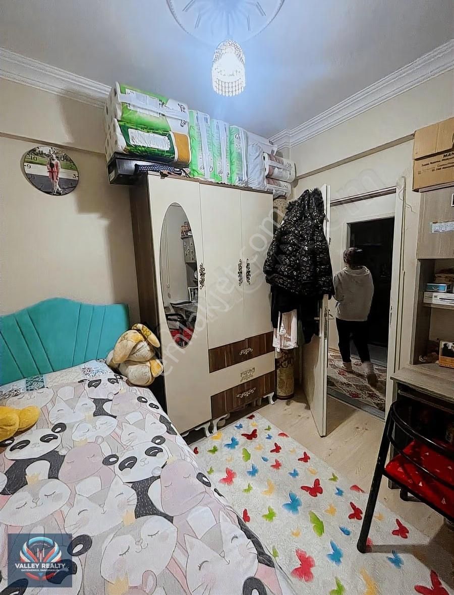 Çobançeşme Mahallesinde Geniş Metrekareli 3+1 Satılık Daire! - Görsel 4