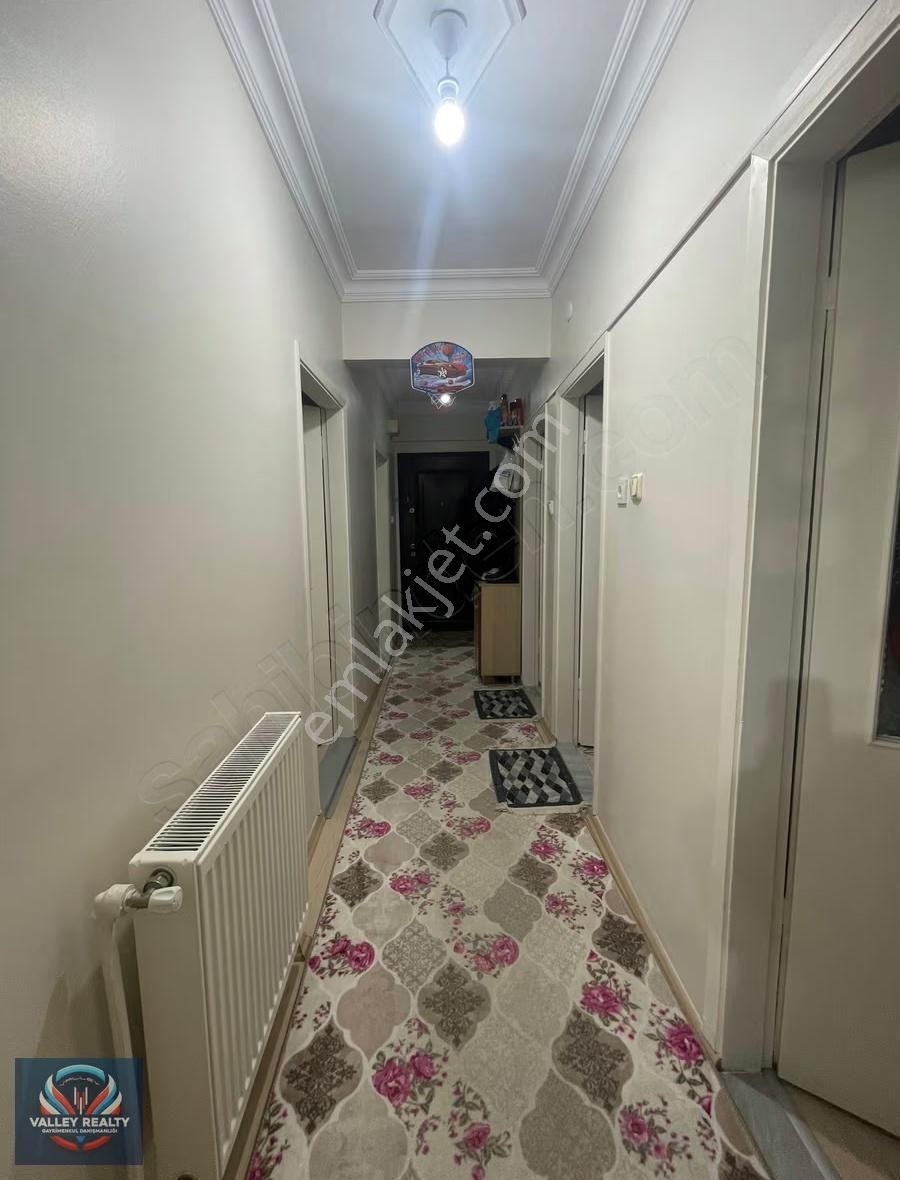 Çobançeşme Mahallesinde Geniş Metrekareli 3+1 Satılık Daire! - Görsel 8