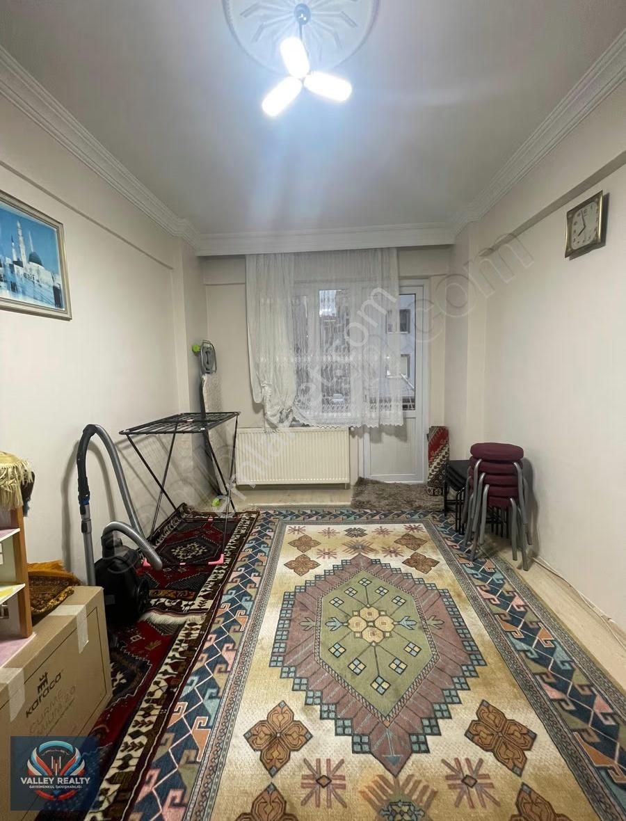 Çobançeşme Mahallesinde Geniş Metrekareli 3+1 Satılık Daire! - Görsel 15