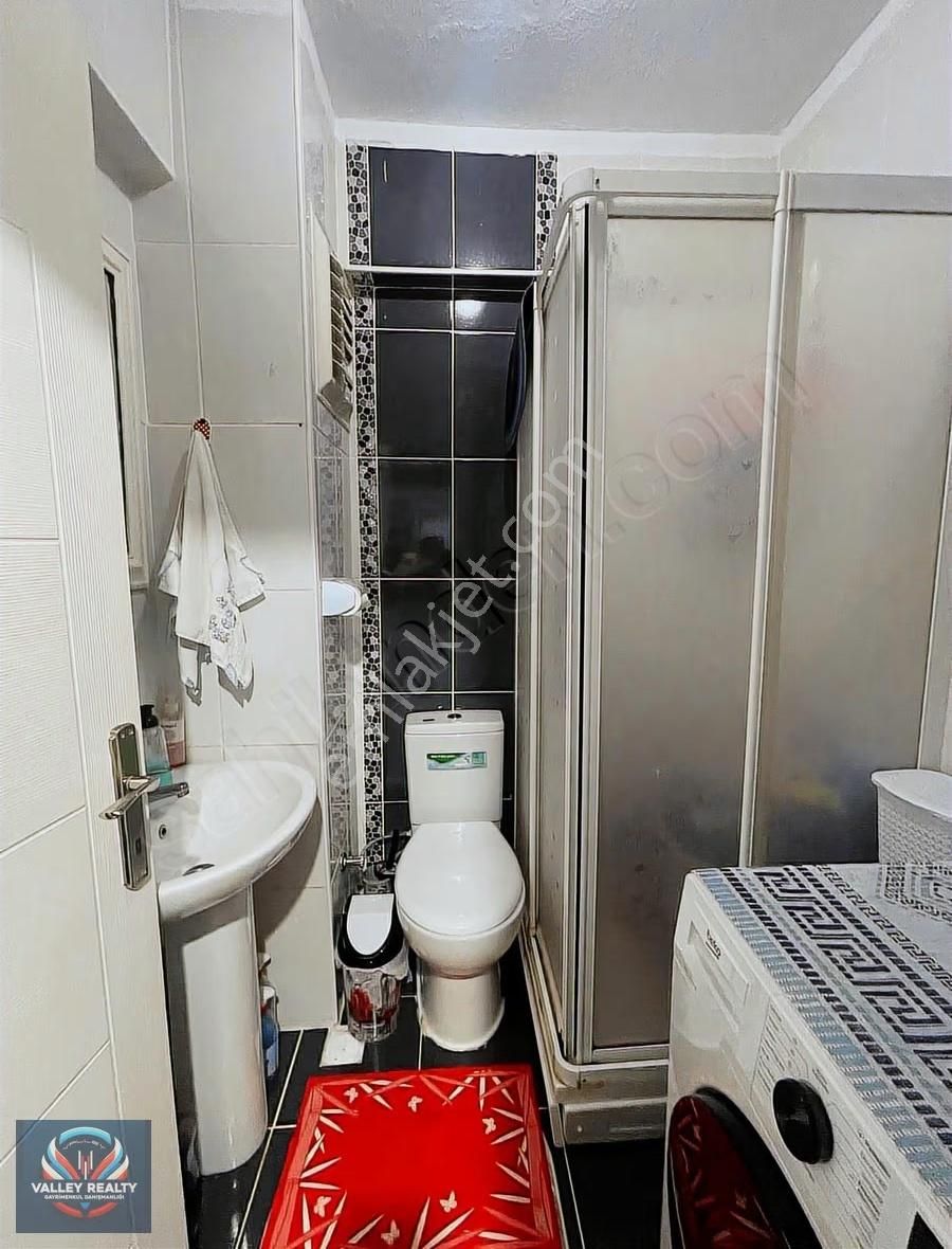 Valleyden Çobançeşme Mah. Asansörlü, Balkonlu 2+1 Satılık Daire - Görsel 2