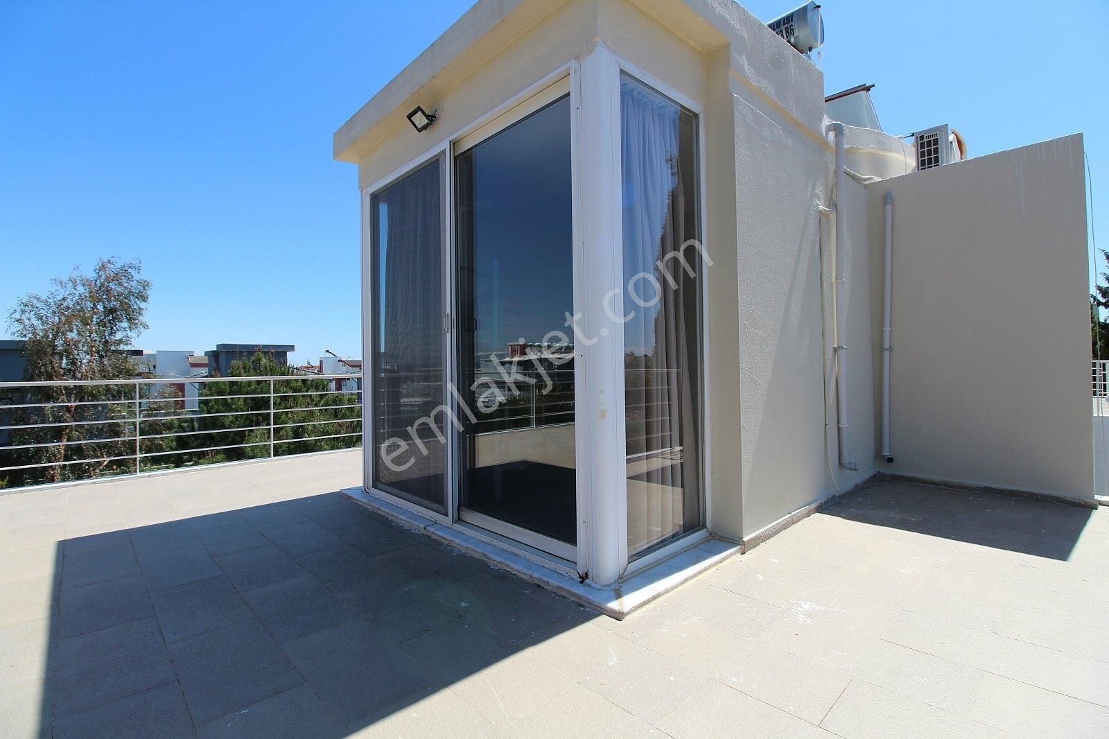 Kadriye'de Havuzlu Eşyalı Tripleks Villa | Tekce - Görsel 18