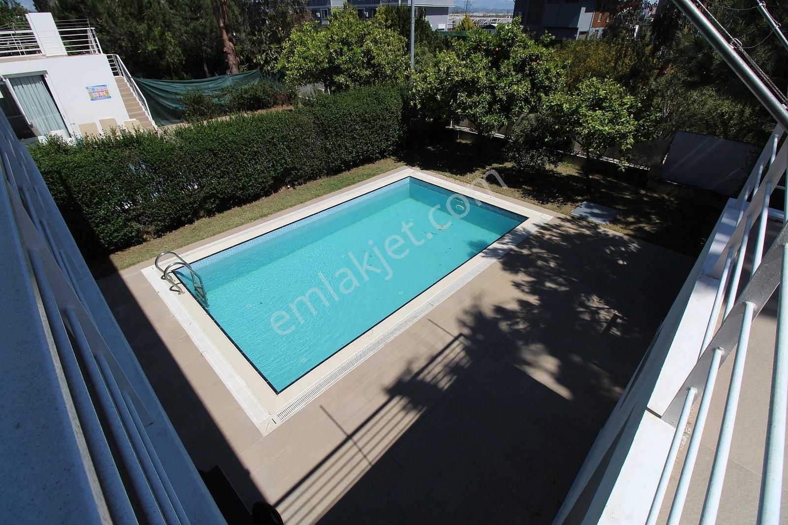 Kadriye'de Havuzlu Eşyalı Tripleks Villa | Tekce - Görsel 22