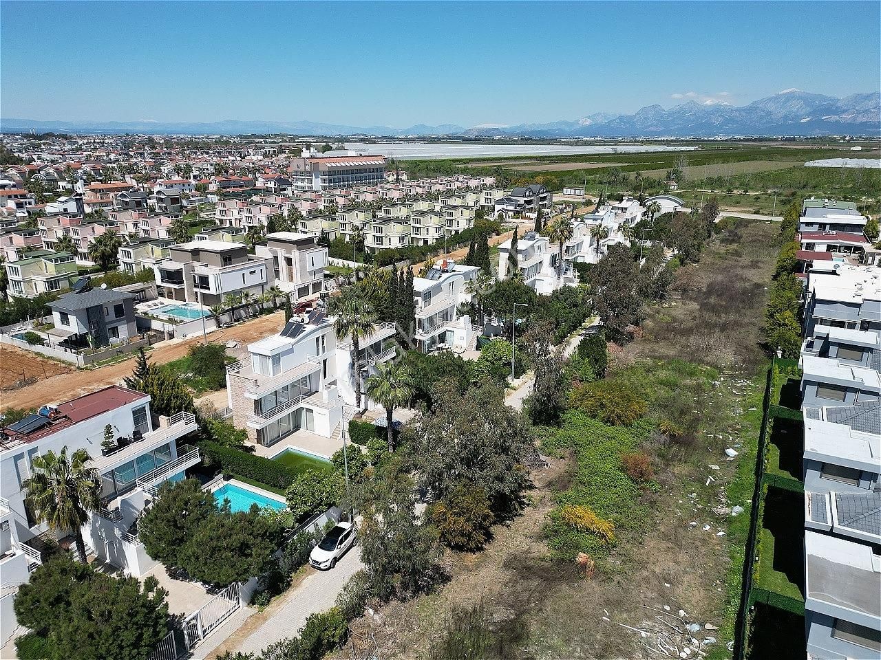 Kadriye'de Havuzlu Eşyalı Tripleks Villa | Tekce - Görsel 19