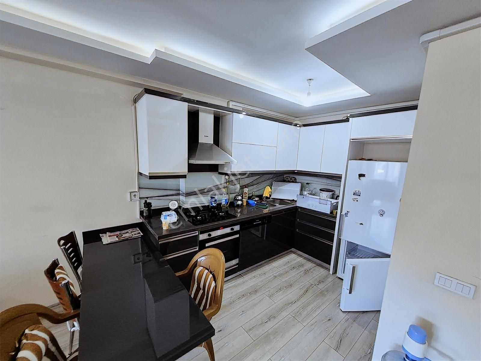 Site İçi Doğalgazlı 1+1 Eşyalı - Görsel 17