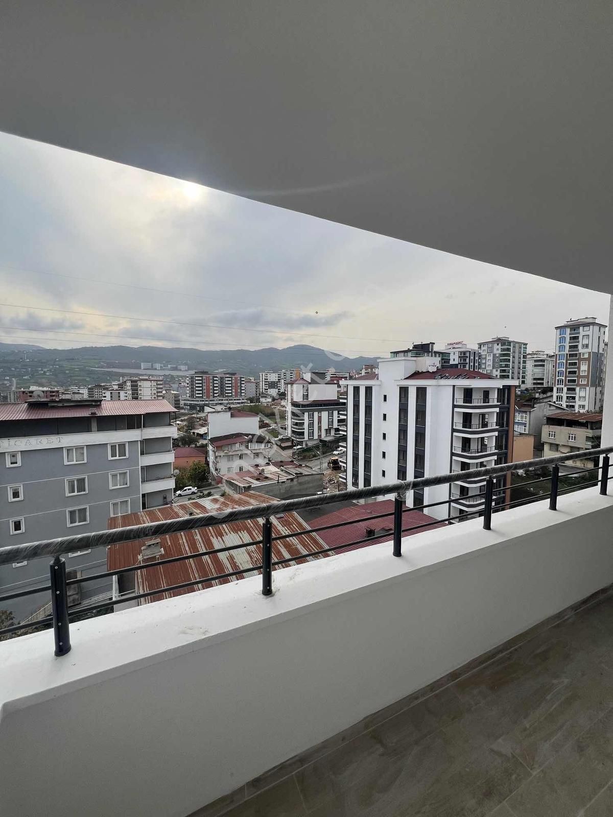 İlkadım'da Cadde Üzeri 3+1