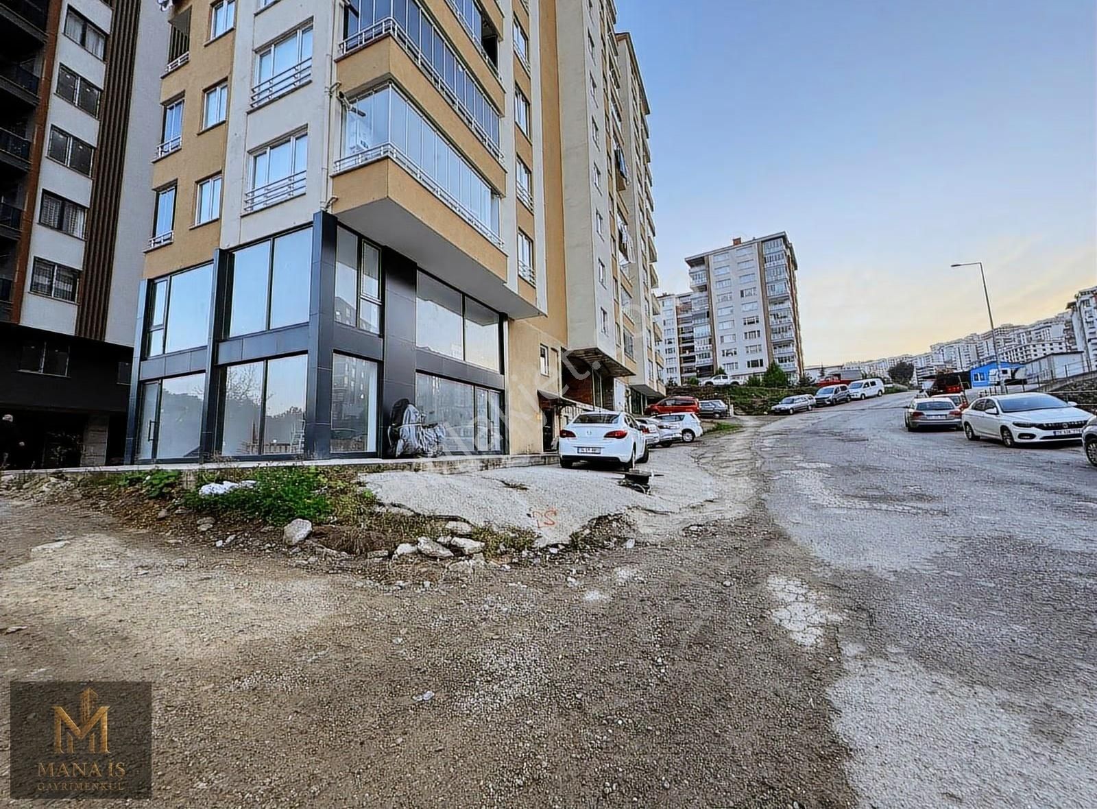 Mânâ İş Gayrimenkul Gedikkaya Mahallesinde Satılk Dükkan