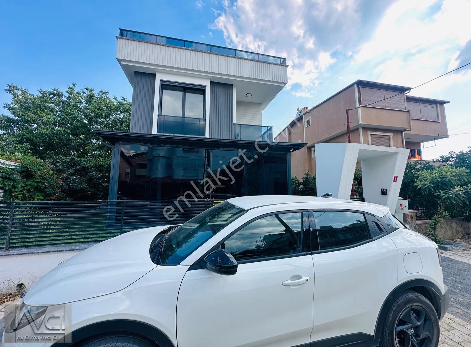 Avcı'dan Altınoluk Narlıda Denize 100mt Sıfır Müstakil 4+2 Villa