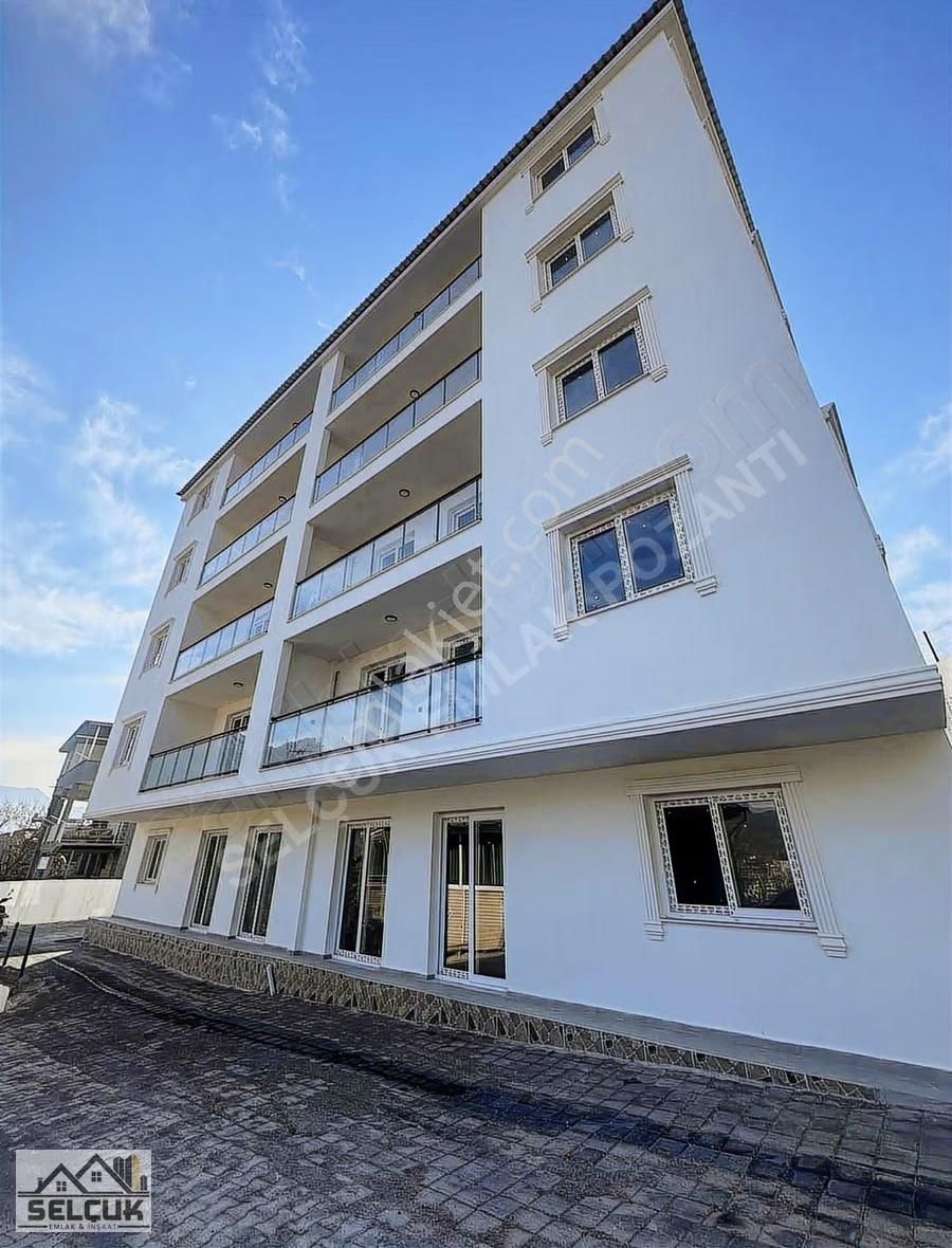 Pozantı Selçuk Emlaktan Cumhuriyet Mah. Satılık 2+1 Daire