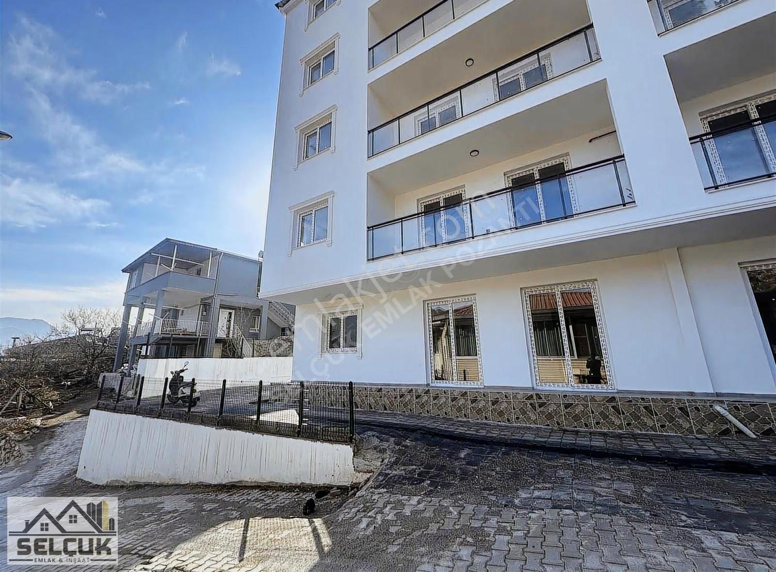 Pozantı Selçuk Emlaktan Cumhuriyet Mah. Satılık 2+1 Daire - Görsel 4