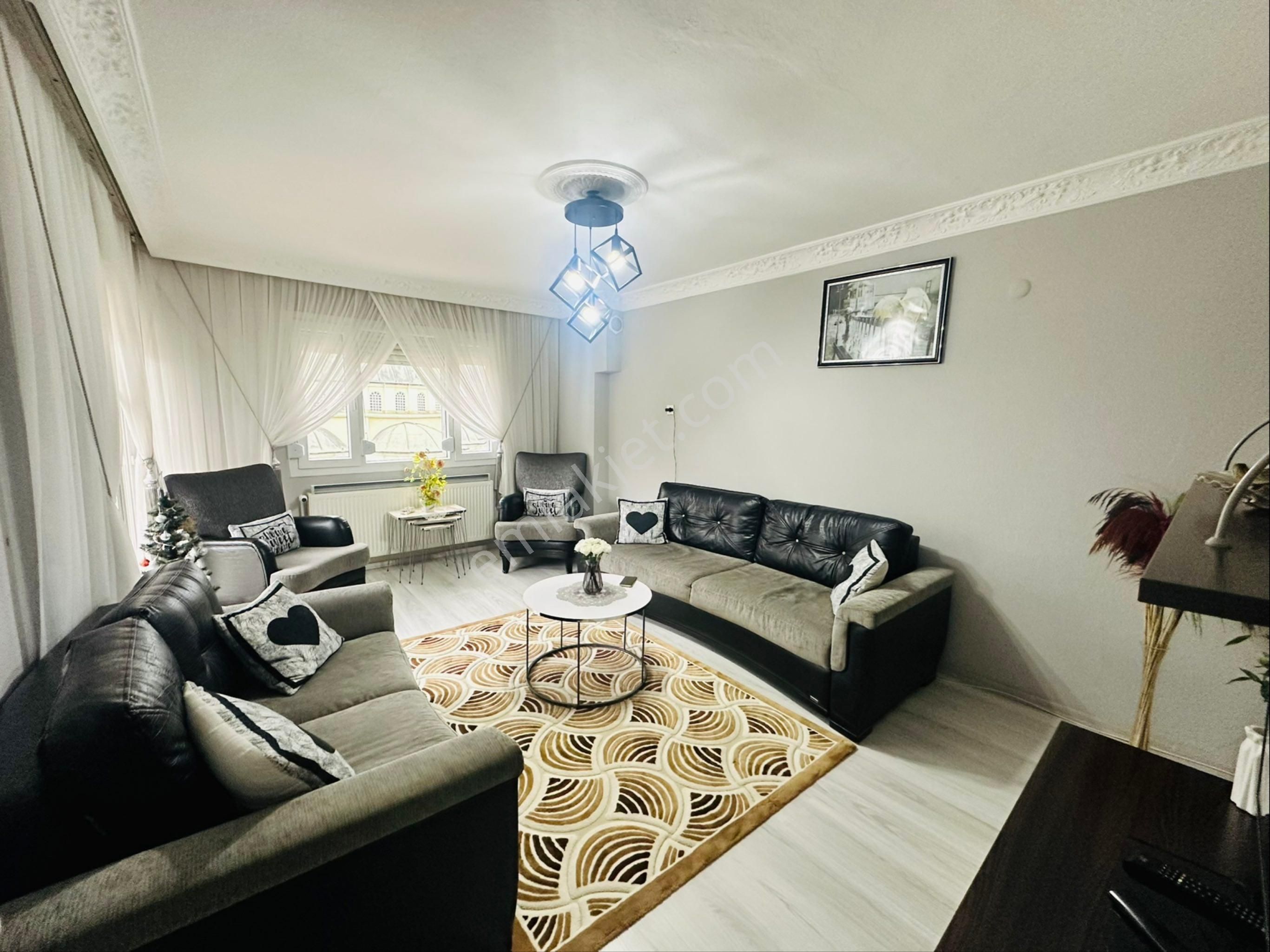 A Plus Gayrimenkulden Cadde Üzeri Bakımlı 3+1 Satılık Daire - Görsel 8