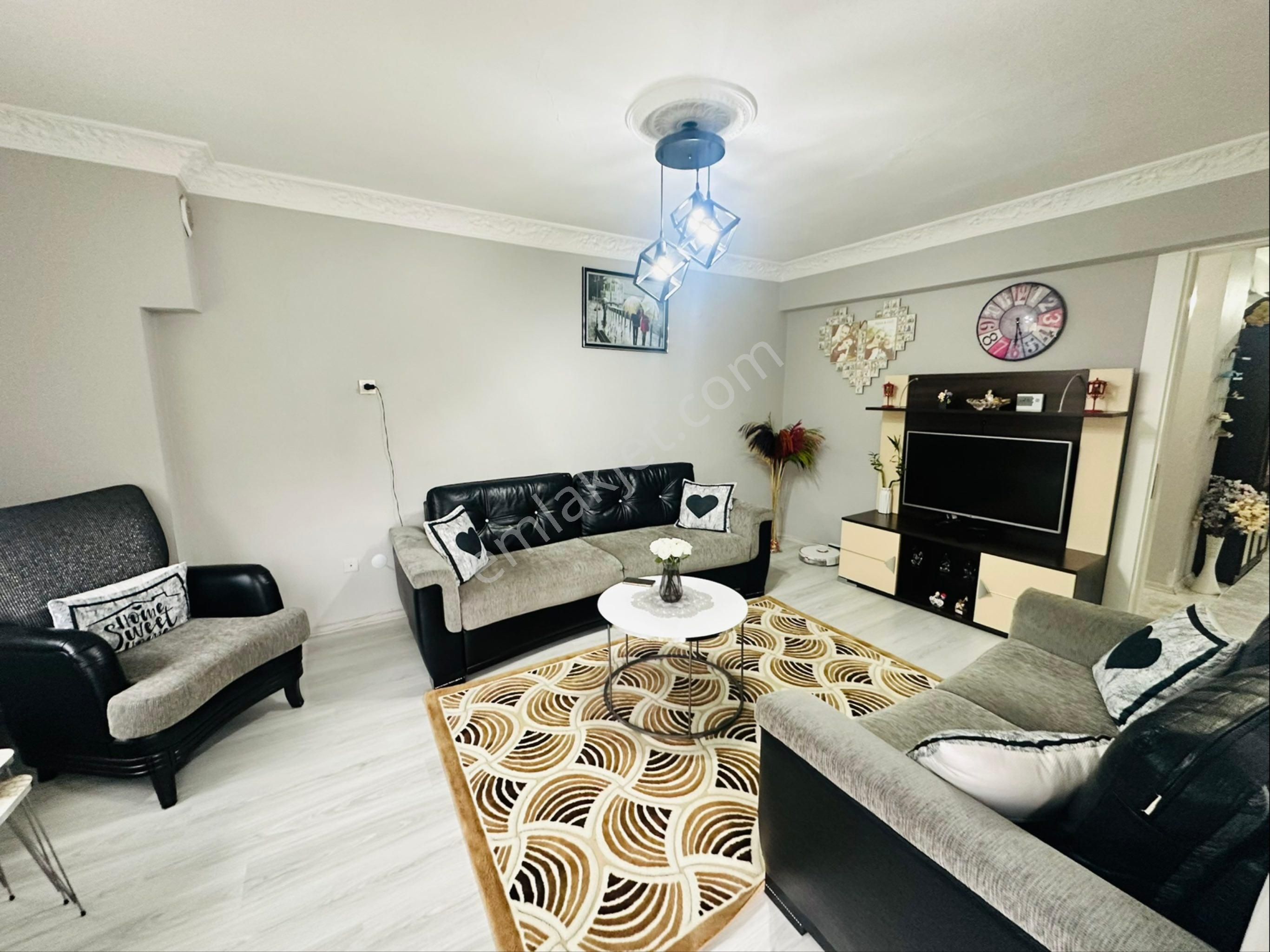 A Plus Gayrimenkulden Cadde Üzeri Bakımlı 3+1 Satılık Daire - Görsel 12