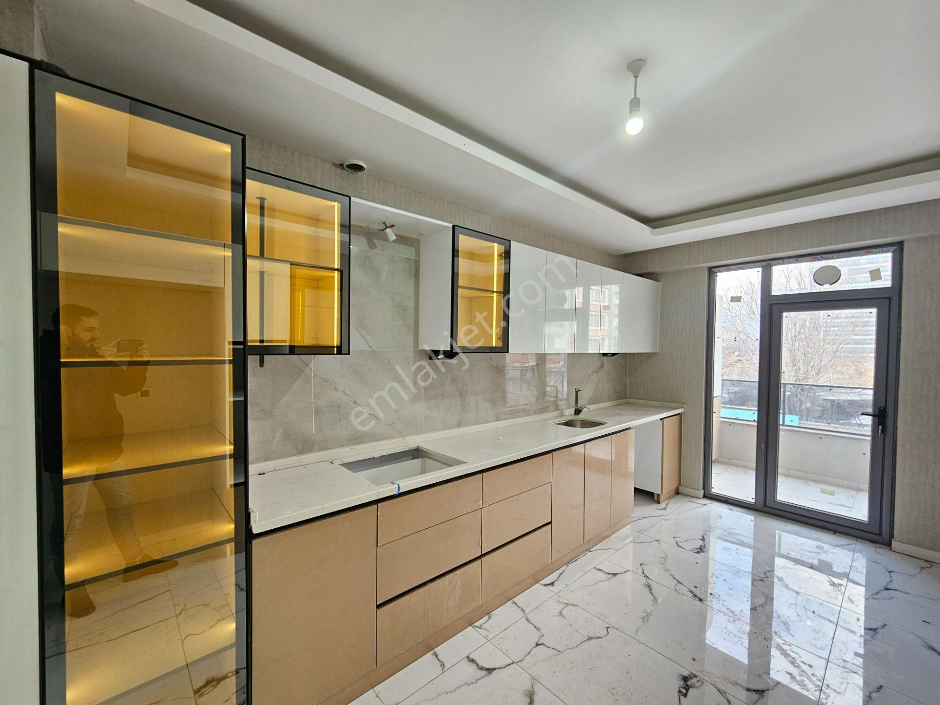 Şeker Mahallesinde Modern Mimariye Göre Tasarlanmış Satılık 4+1 Lüx Sıfır Daire ‍ - Görsel 11